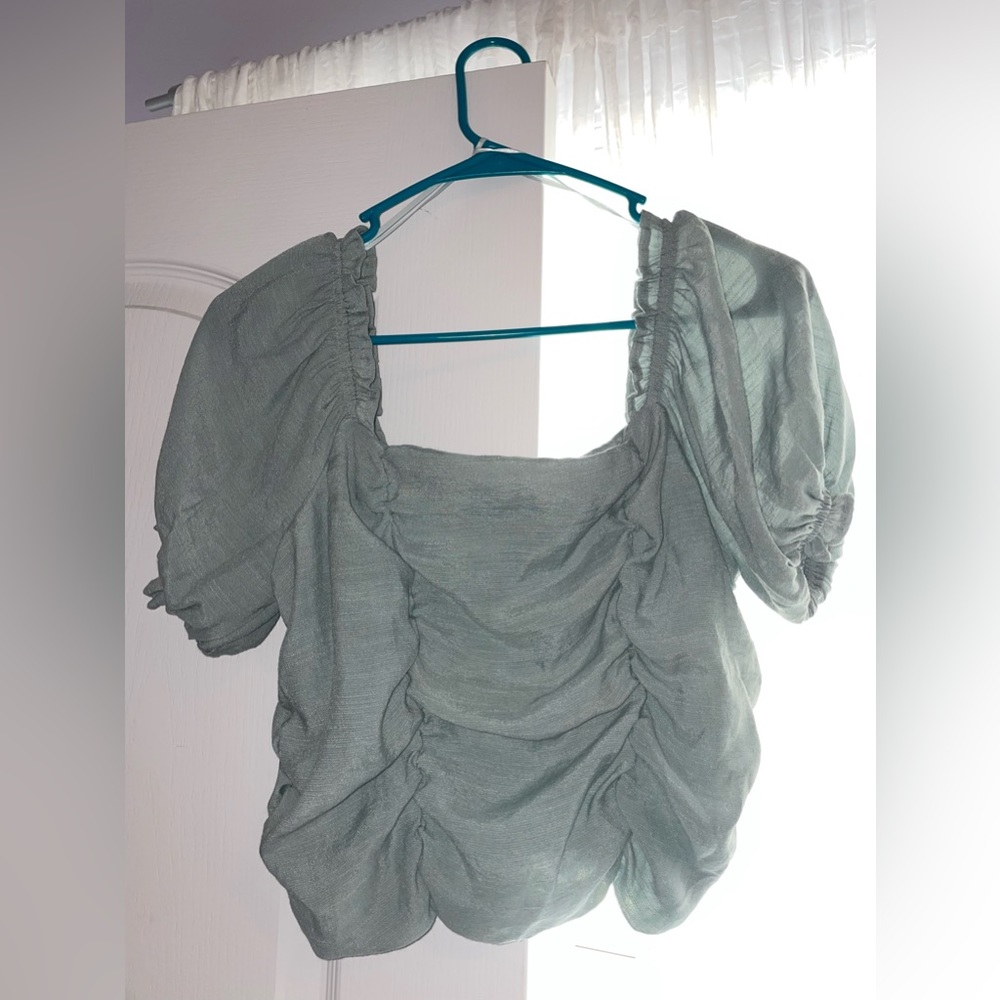 Green crop top! Size M only worn a few times!